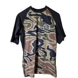VOLCOM Black Green Camo Swimming Rash Guard Surf Skater Shirt SZ XL